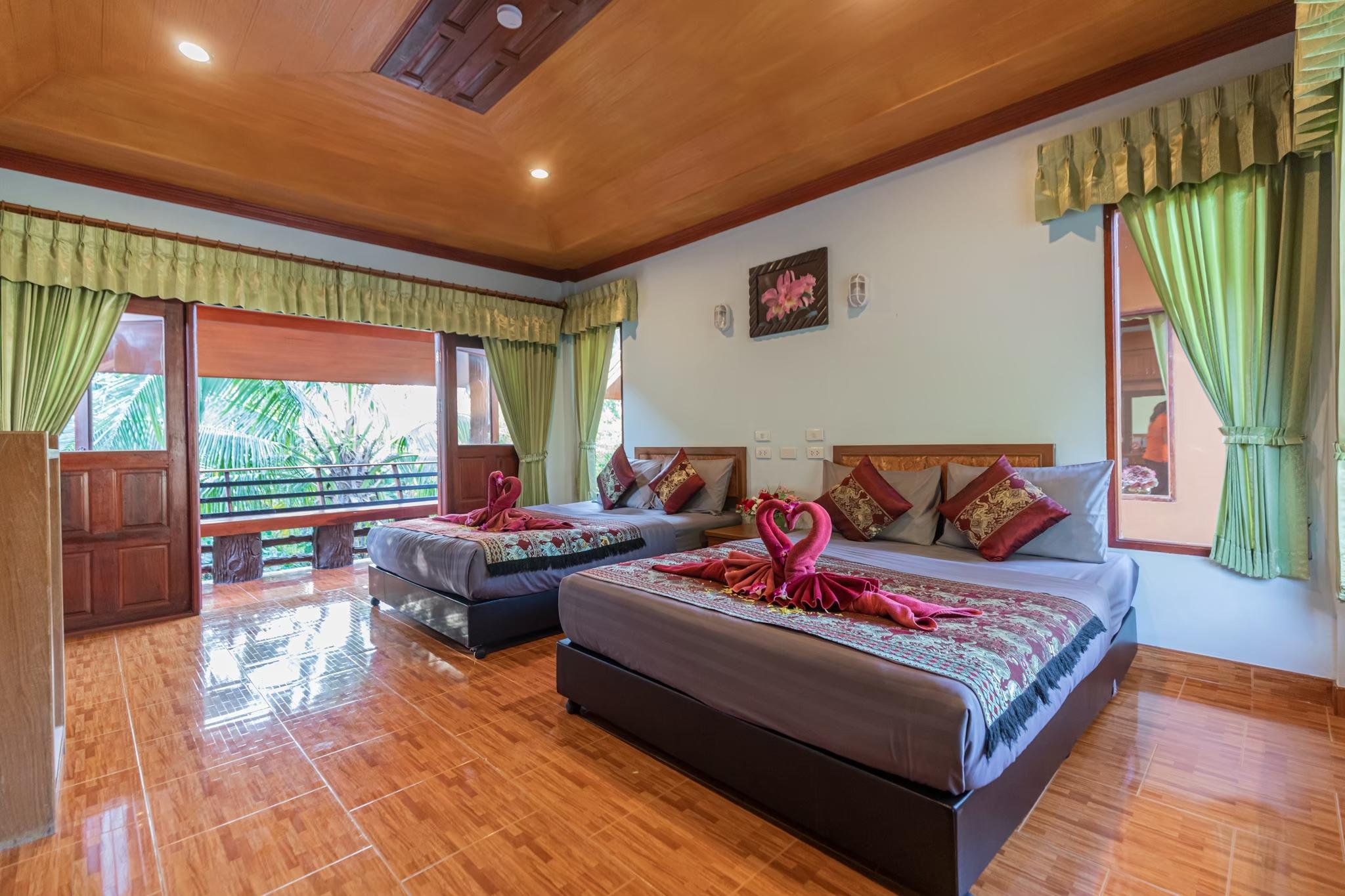 Family, 2 Double Beds, River Front