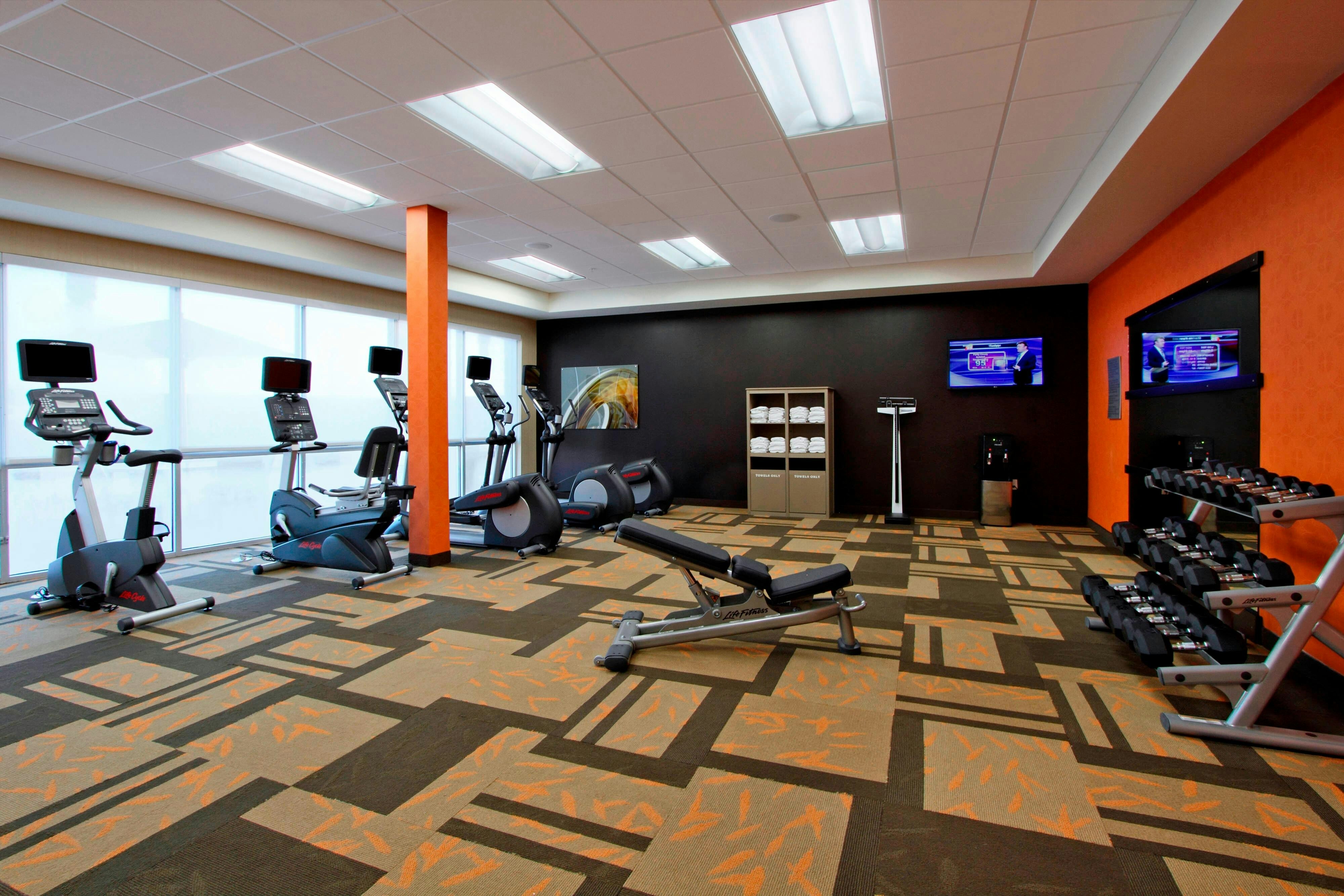 Courtyard By Marriott Victoria 8/18