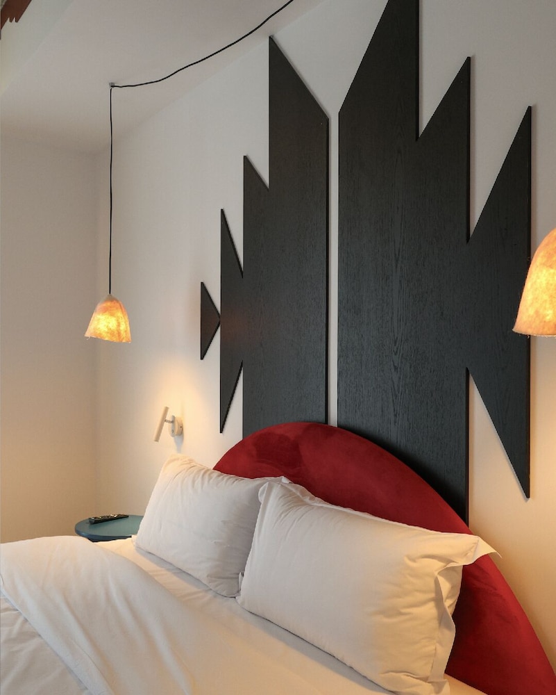 Bazaar Hotel 19/39