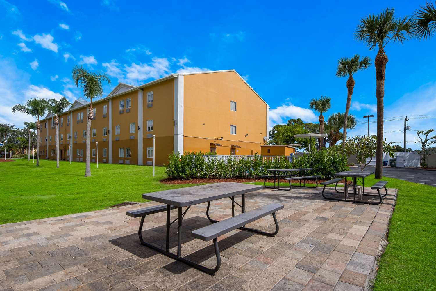 Quality Inn Sarasota I-75 22/25