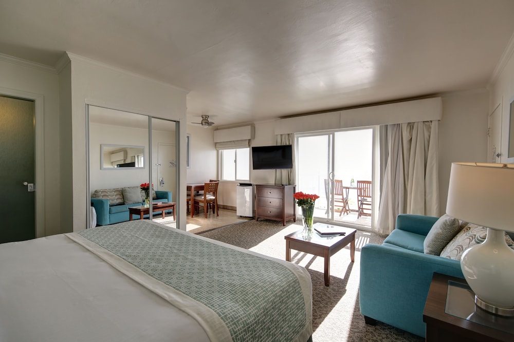 Capri Laguna Inn On the Beach 46/75