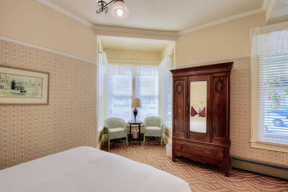 Centrella Inn 52/67