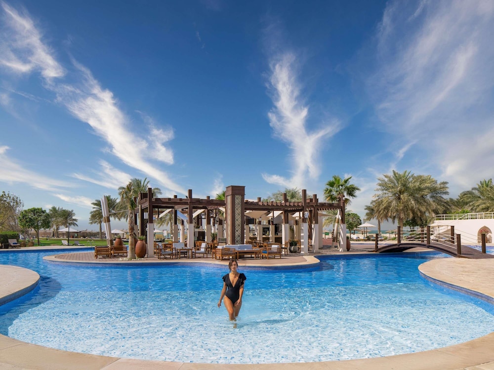 Sofitel Bahrain Zallaq Thalassa Sea and Spa 65/70
