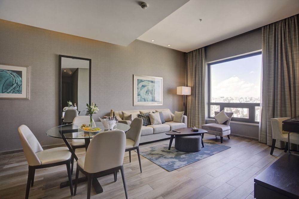 The House Boutique Suites 35/68