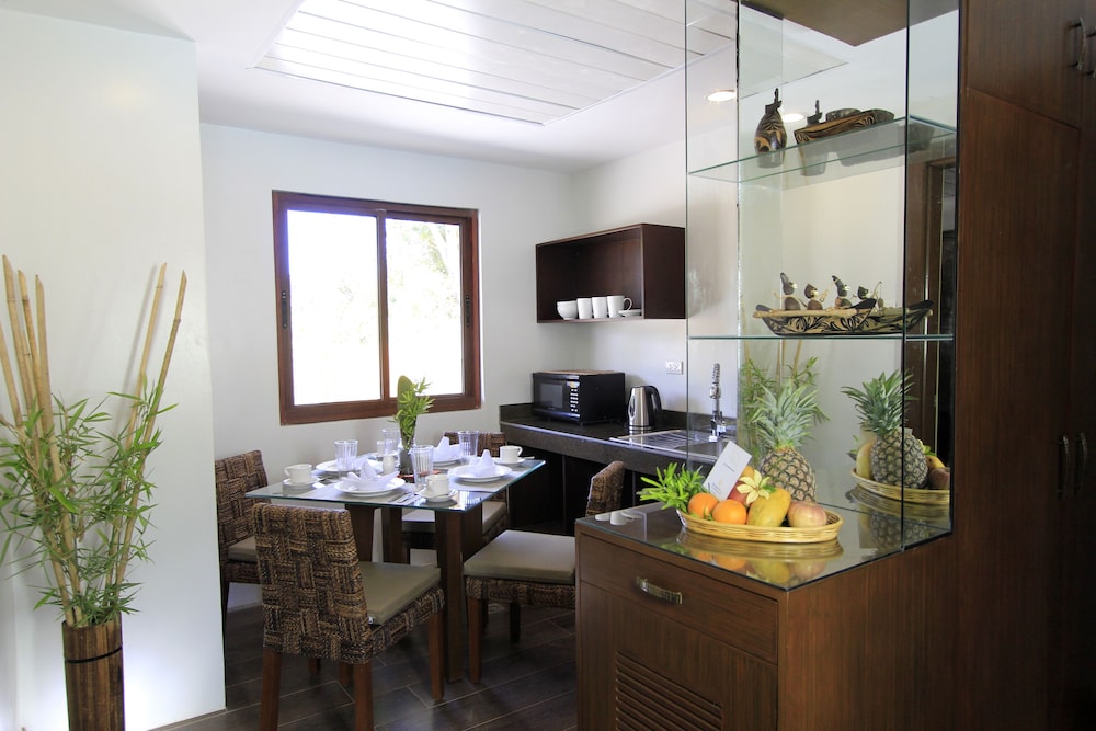 Coron Soleil Garden Resort 45/68