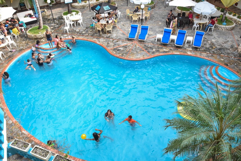 Acuarium Suite Resort 4/42