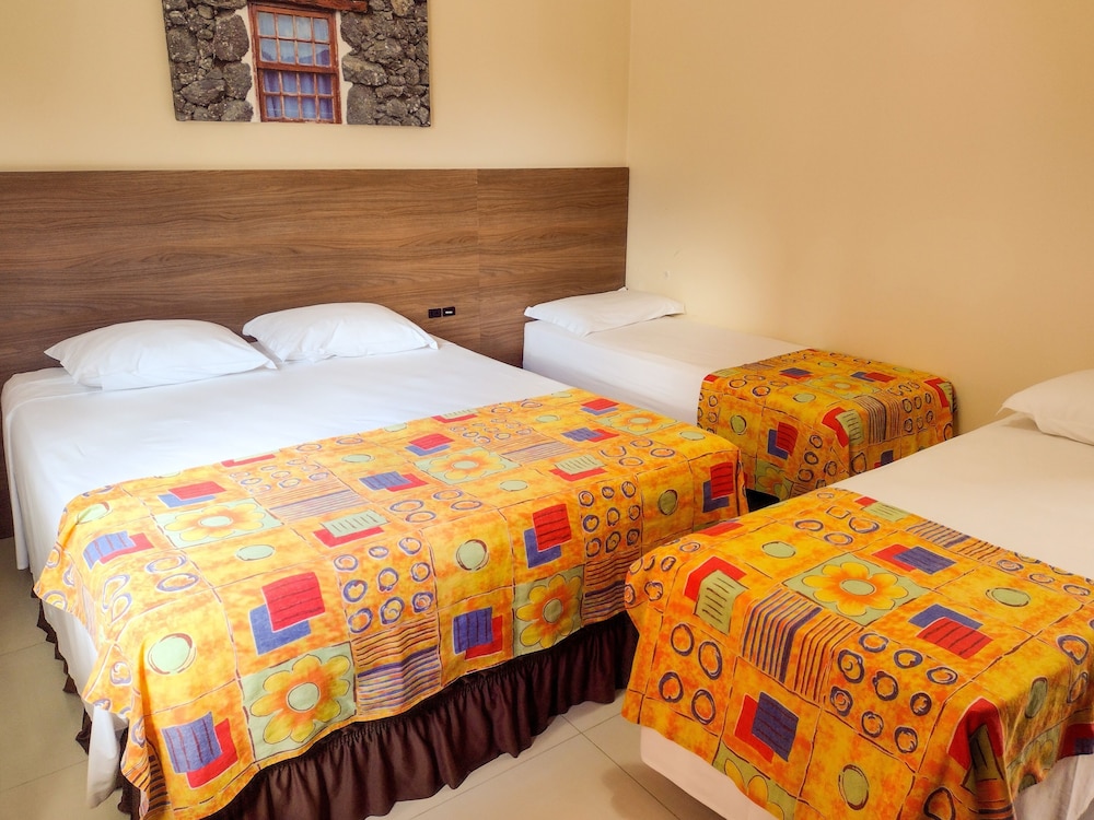 Hotel Acoriano 25/68