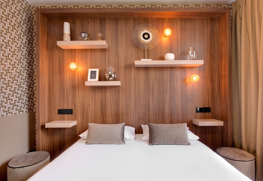 Hotel Montmorency 27/73