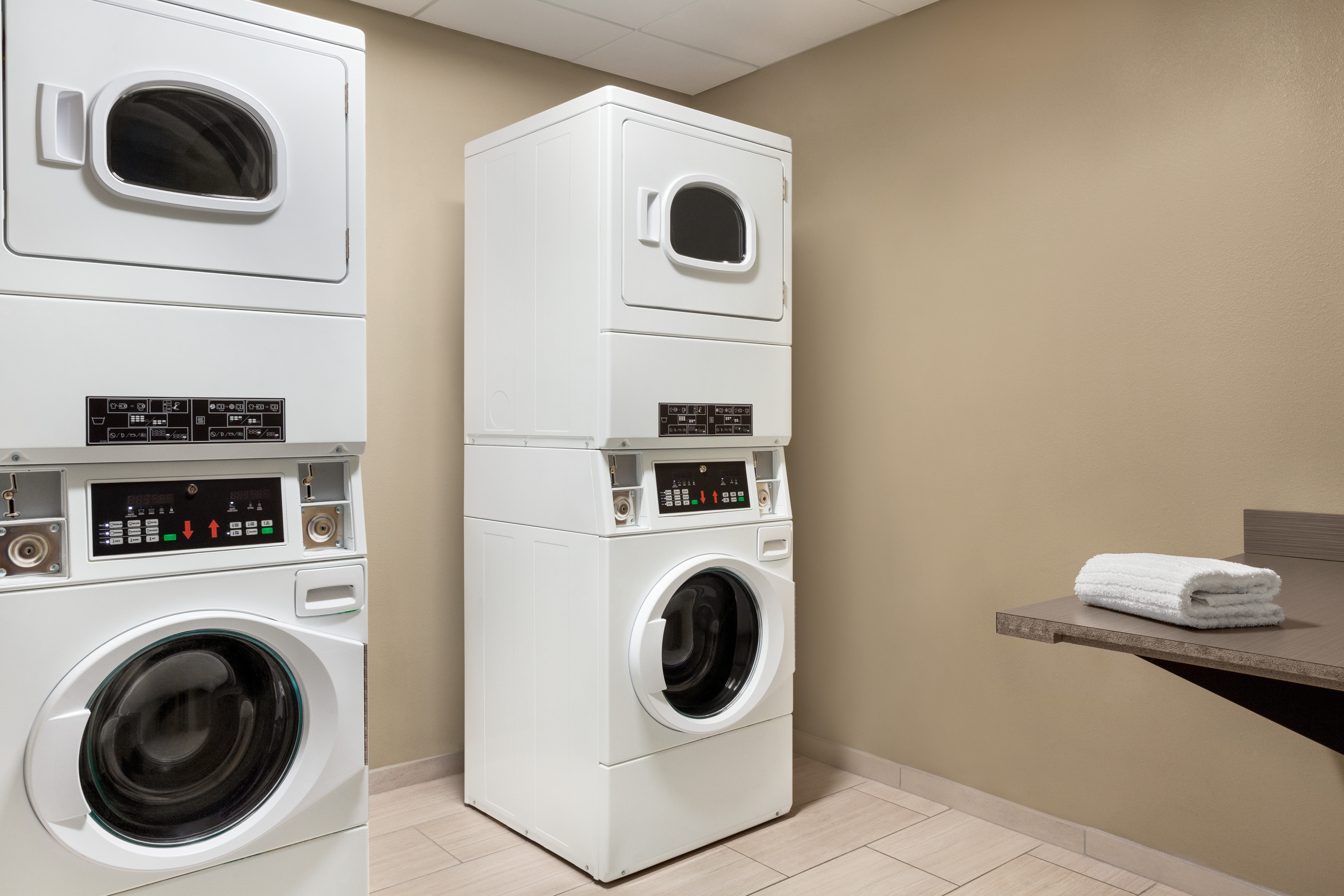Holiday Inn Express and Suites Austin North Pflugerville 42/75