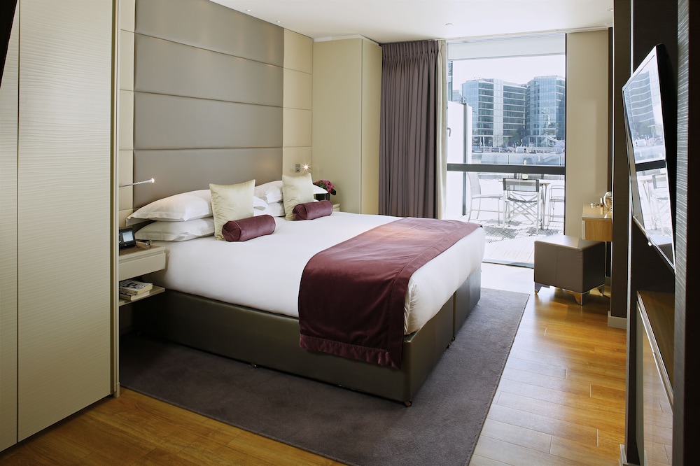 Cheval Three Quays 15/56