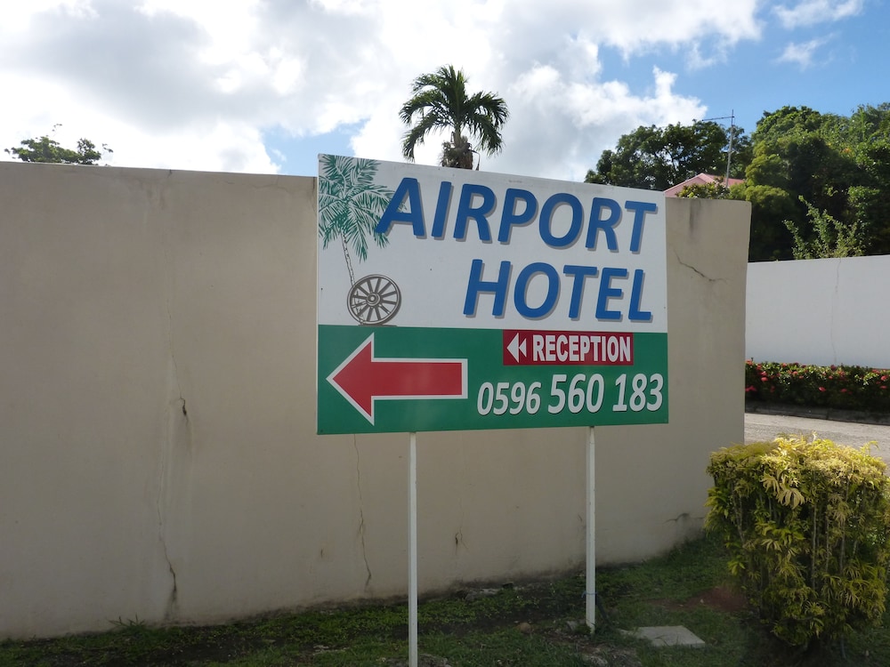 Airport Hotel 3/42