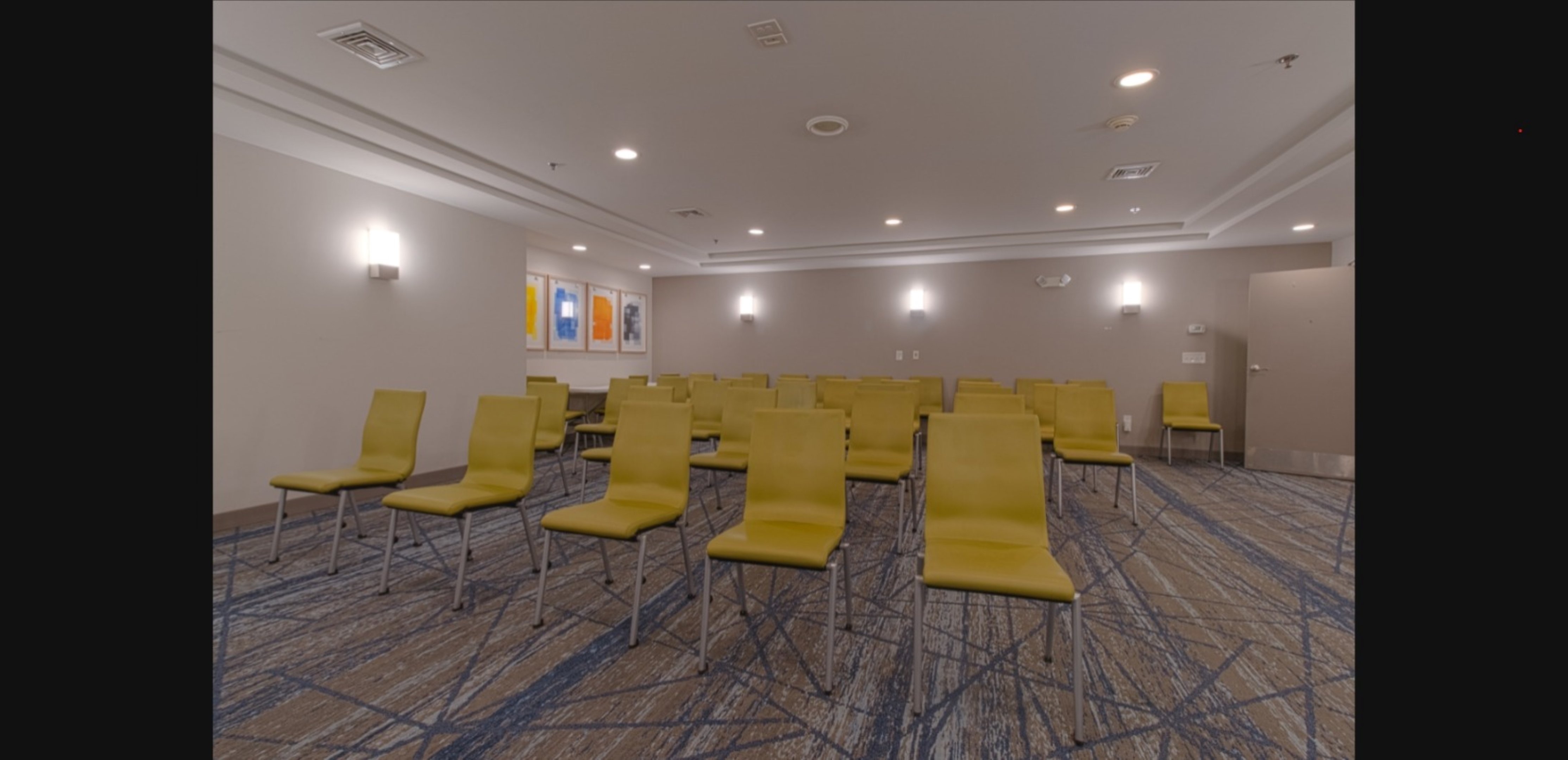 Holiday Inn Express Newington 45/50