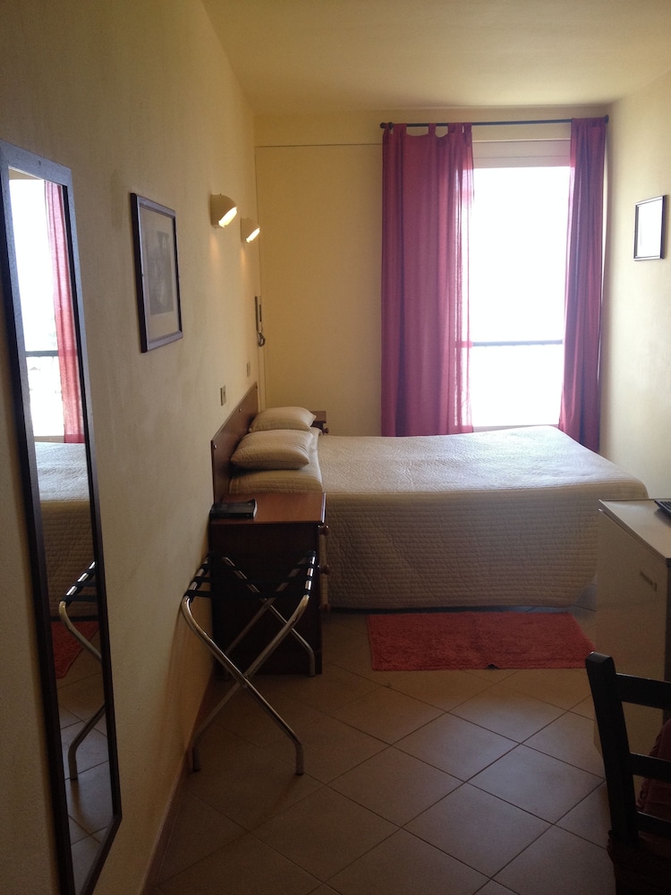 NETTUNO HOTEL 5/24