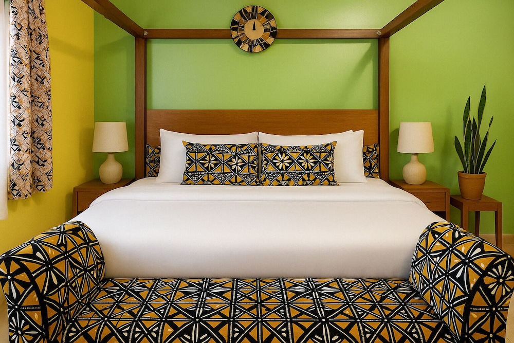 DELUXE, DOUBLE BED, JETTED TUB