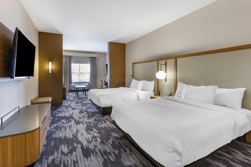 Fairfield by Marriott Inn & Suites Sandusky 11/49