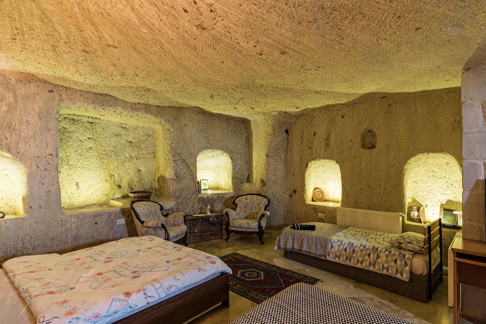 CAVE, FAMILY 6