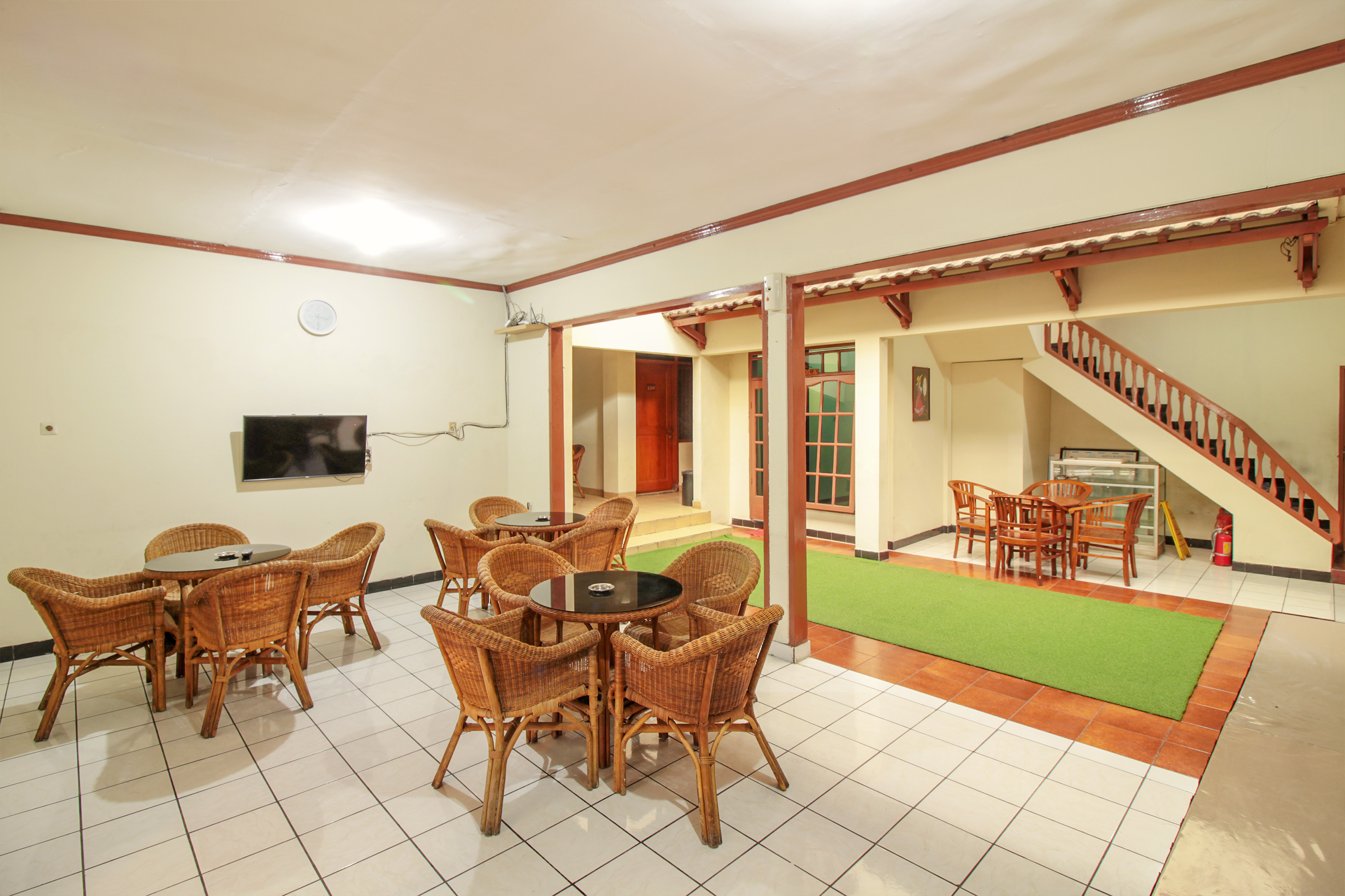 Hotel Astria Graha 14/17