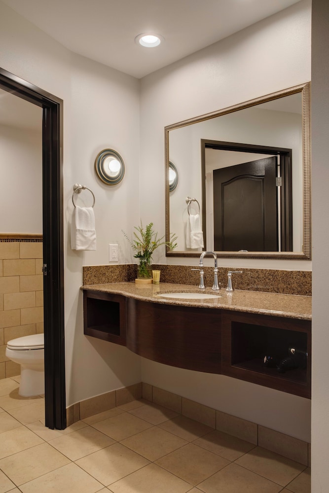 Ayres Hotel Chino Hills 9/55