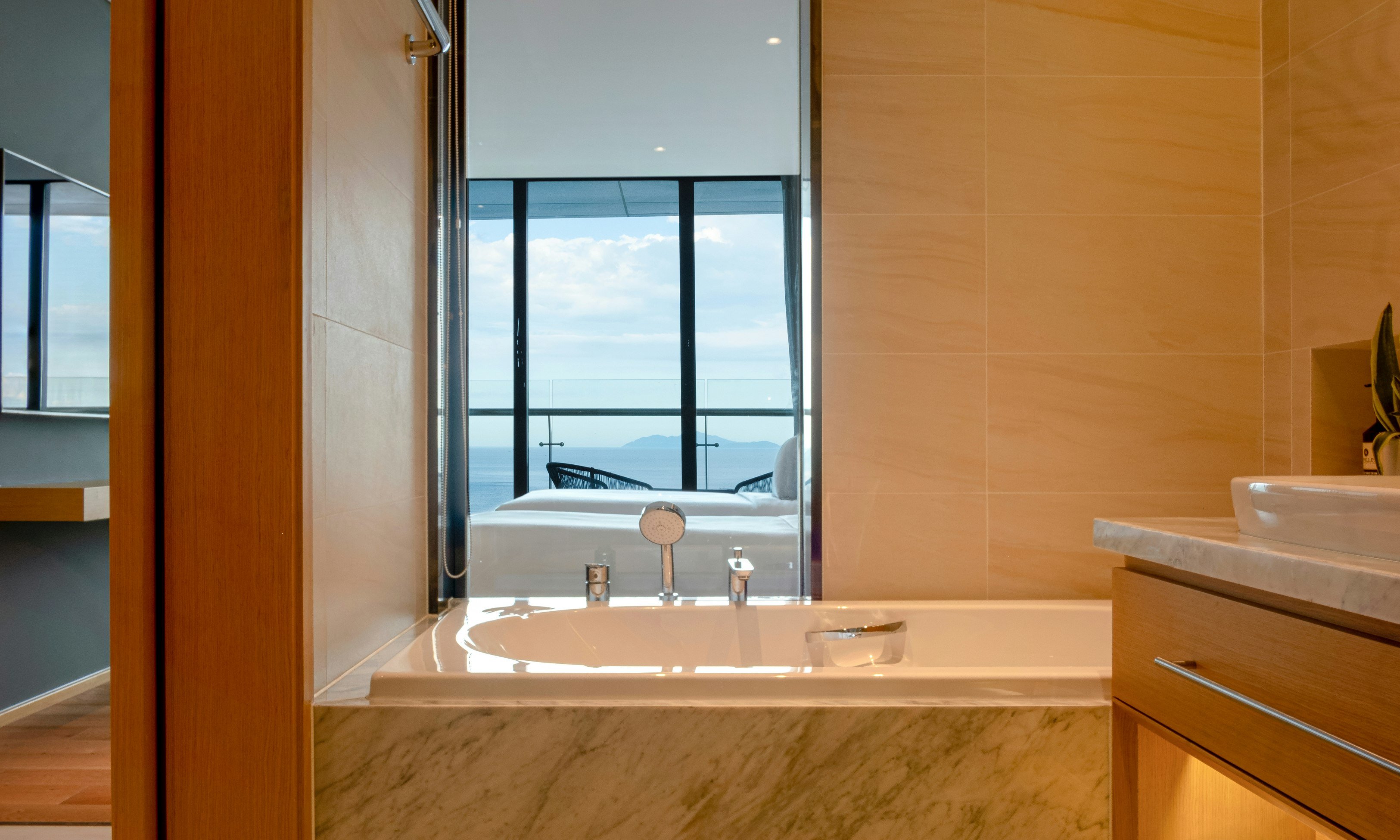 Prince Hotel Da Nang 75/75