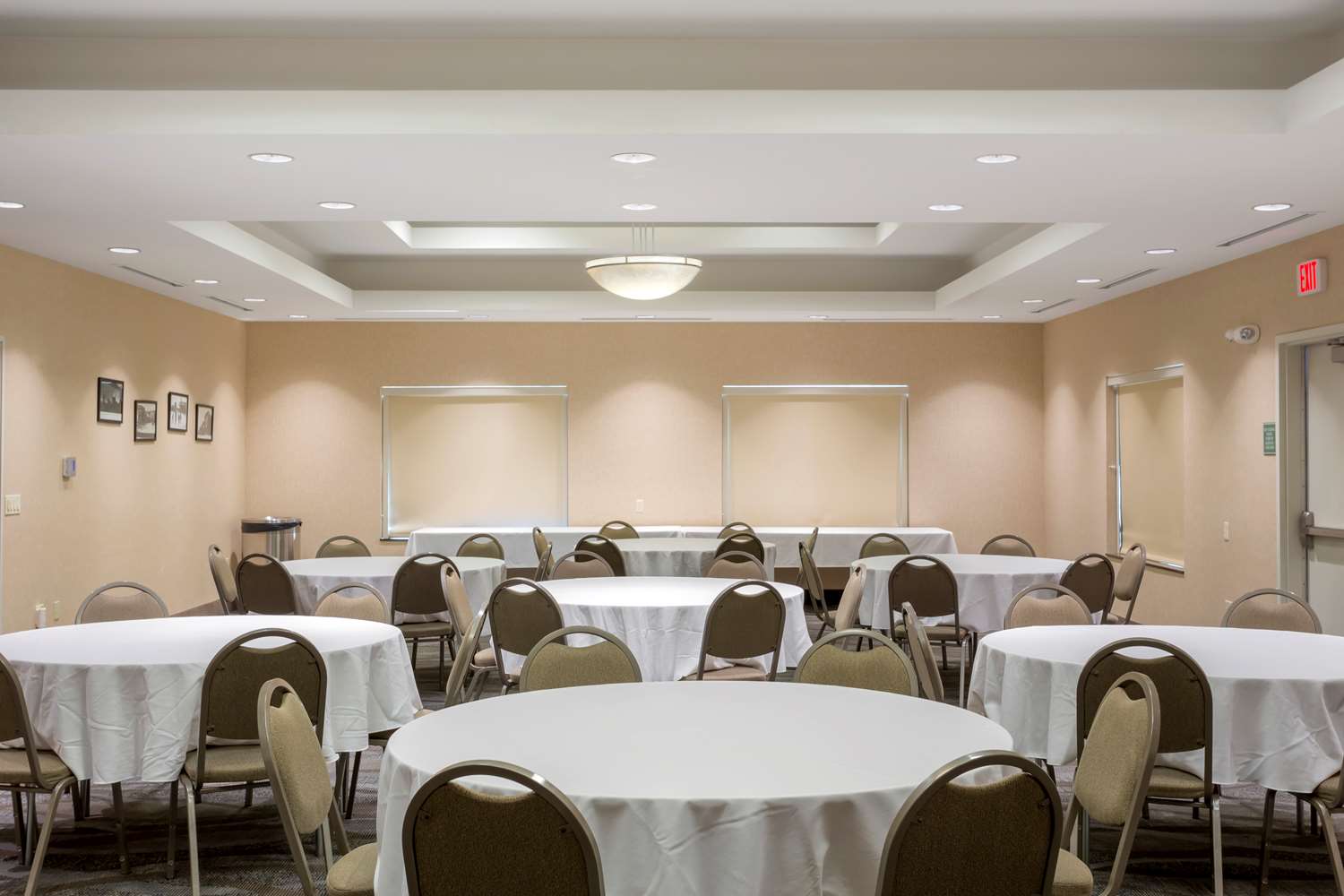 Best Western Plus Fossil Country Inn & Suites 27/32