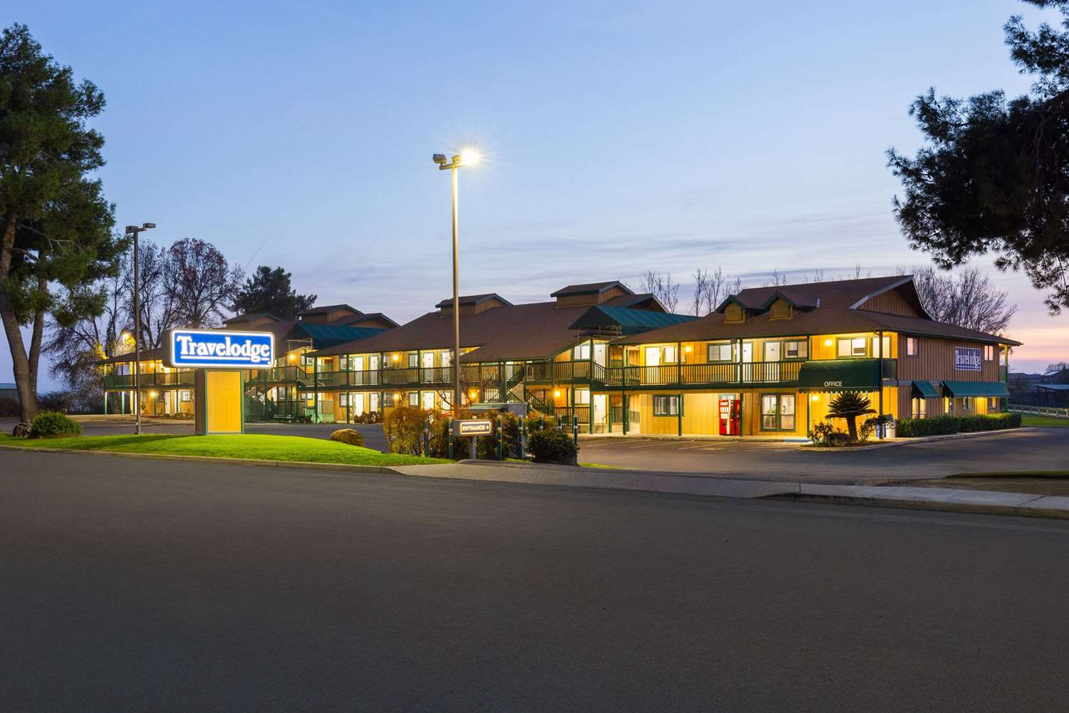 Red Lion Inn & Suites Lemoore 1/18