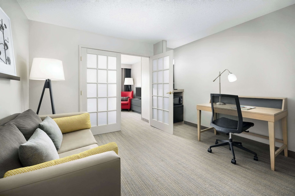 Country Inn and Suites by Radisson Big Flats (Elmira) NY 27/38