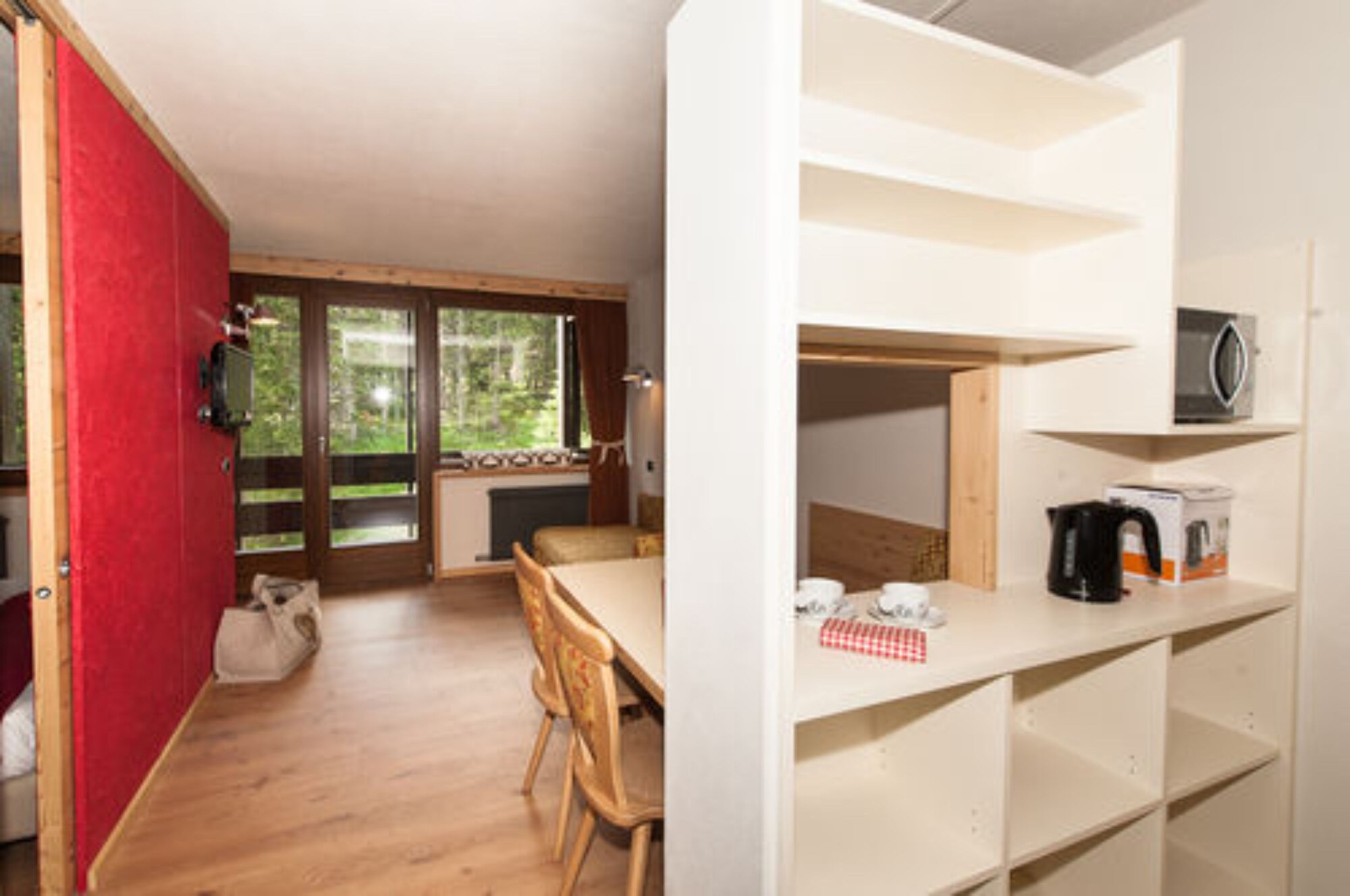 APARTMENT, 1 DOUBLE AND 1 SINGLE BED