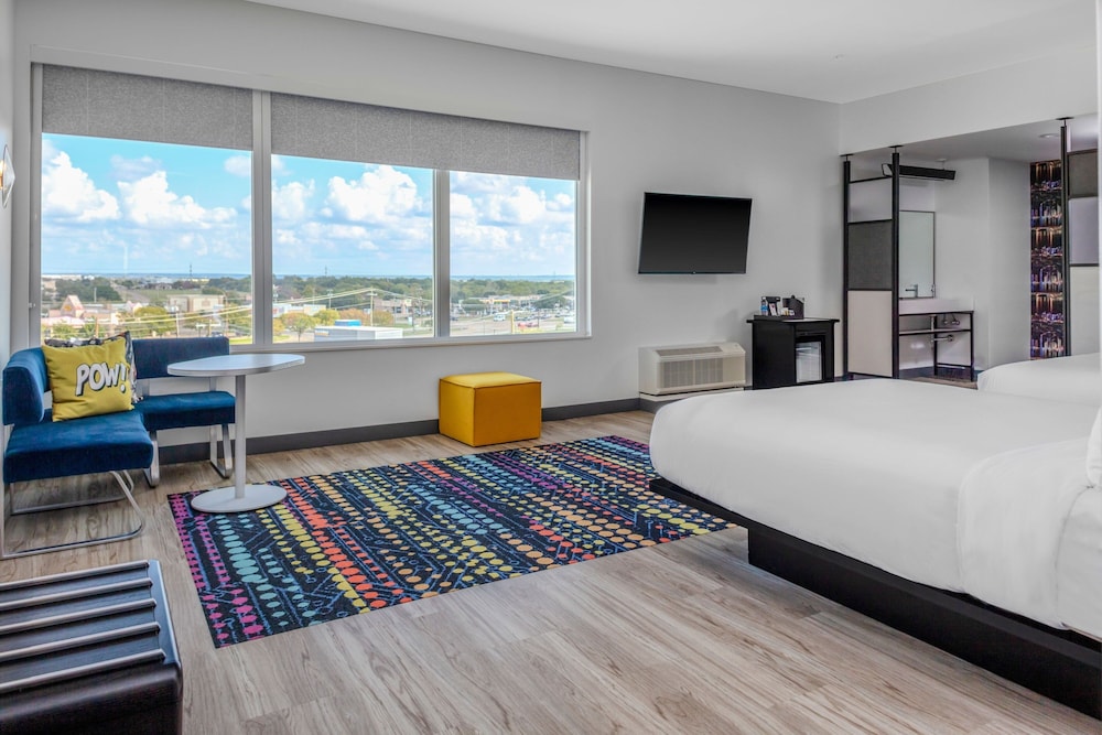 Aloft Dallas Arlington 13/34
