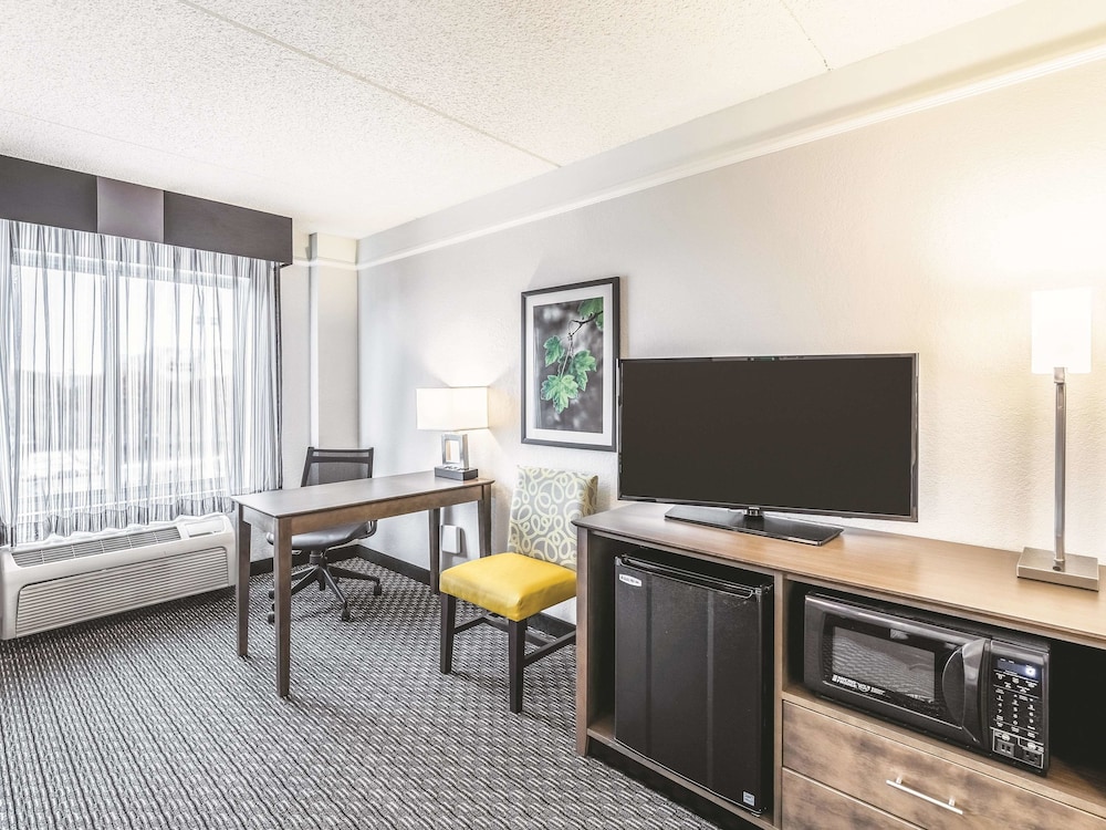 La Quinta Inn & Suites by Wyndham Austin Airport 31/46
