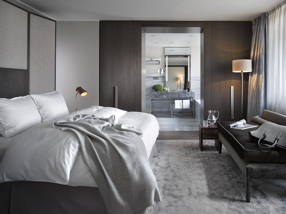 The Emblem Hotel 25/49