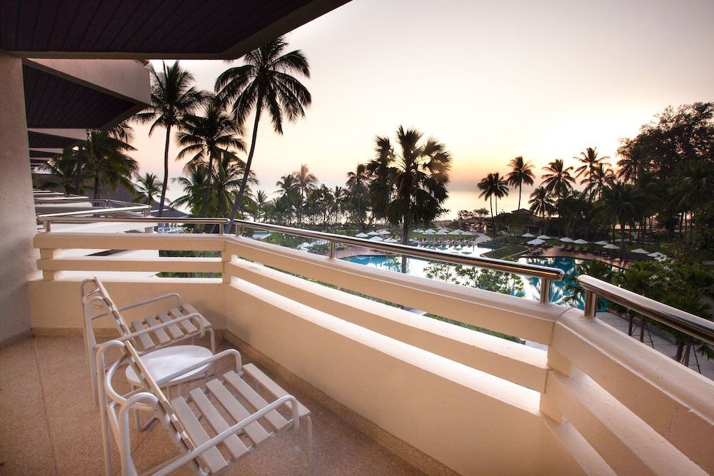 The Regent Cha Am Beach Resort 45/75