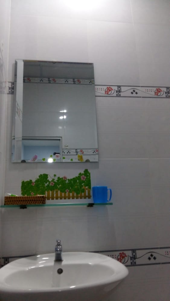 Ngan Giang Guest House 64/65