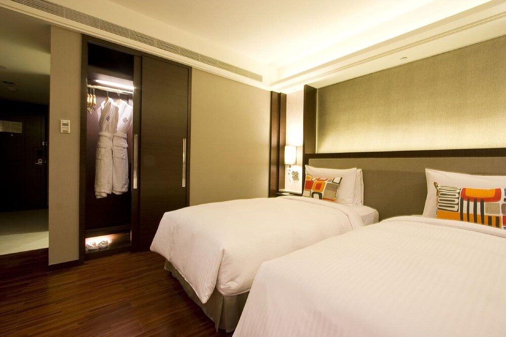 S Aura Hotel 17/50