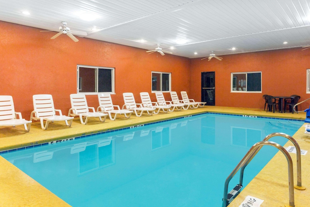 swimming pool spa