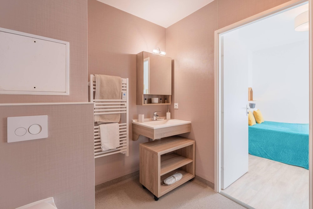 Quality Aparthotel Parc Marne la Vallee 6/19
