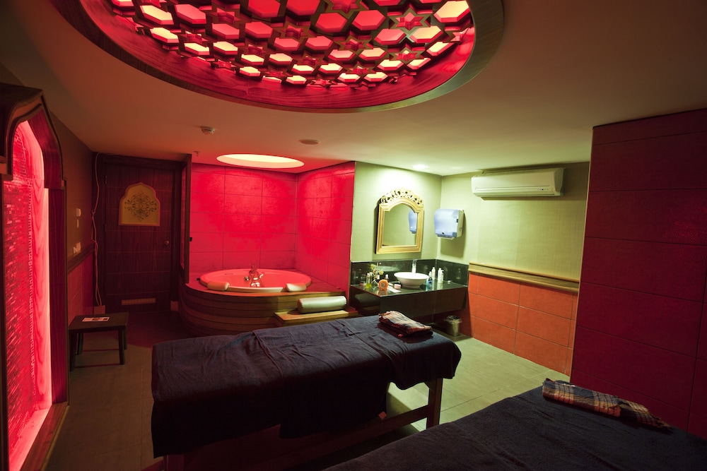 Adella Side Hotel 41/73