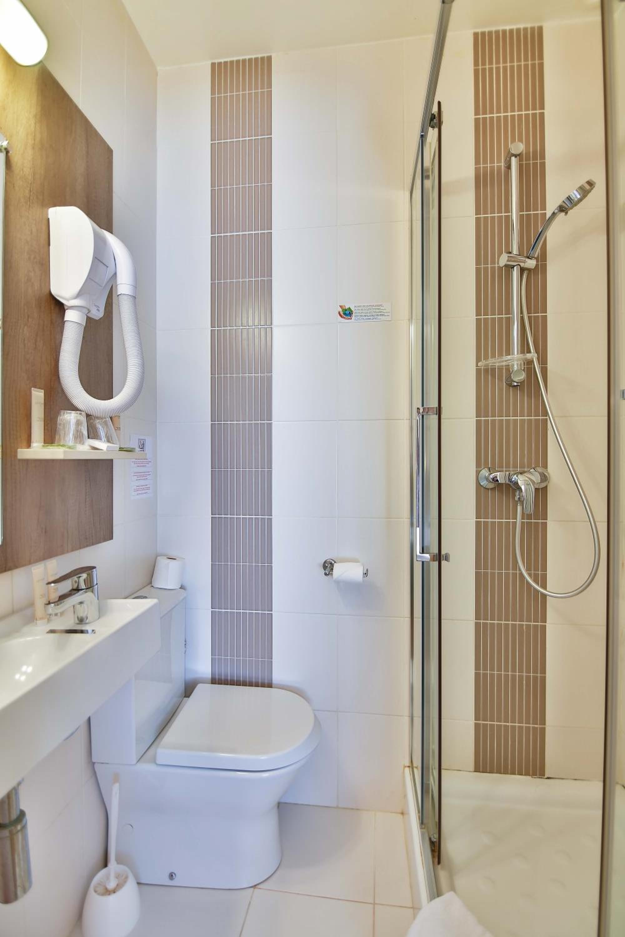 Room, Quadruple, External Bathroom، Hotel Le Seize 5/7