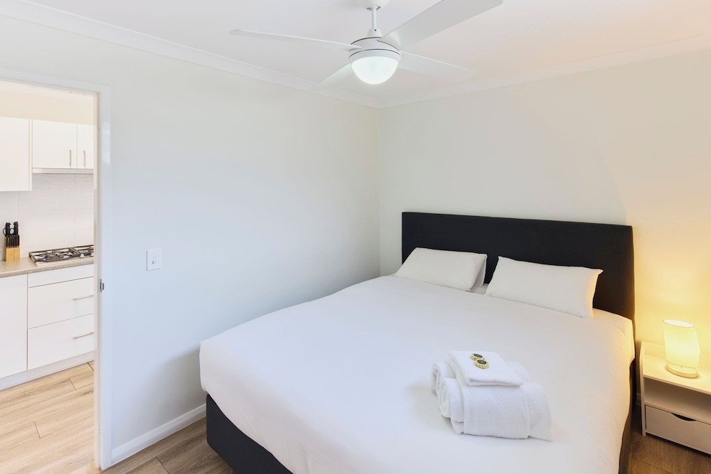 Acclaim Rose Gardens Beachside Holiday Park 17/50