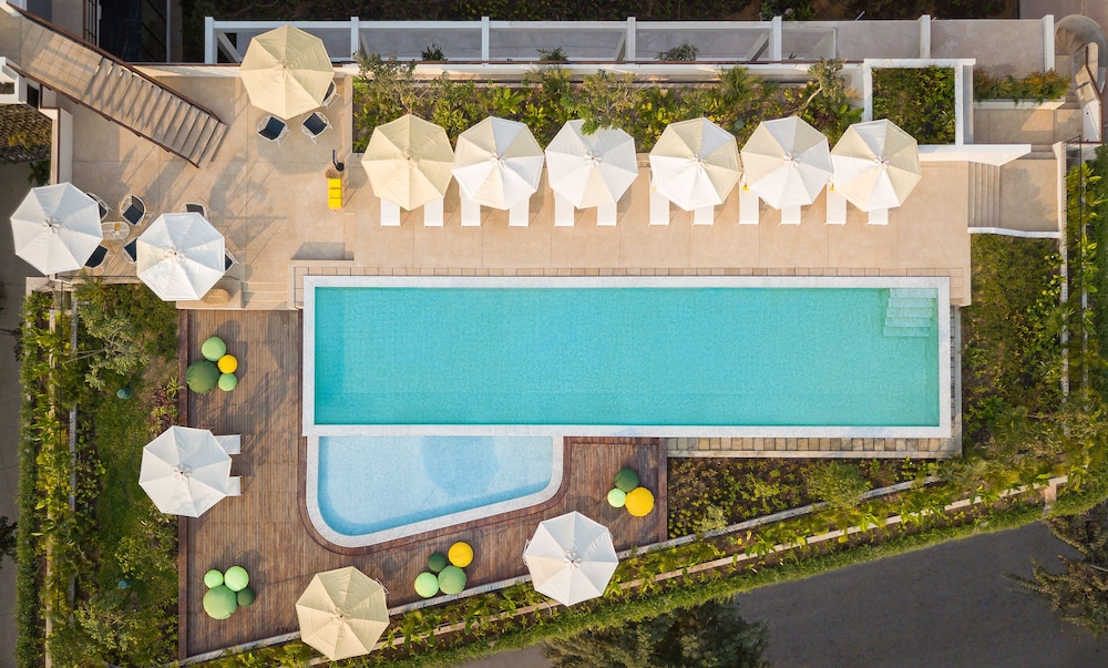 The Aviary Hotel 27/50