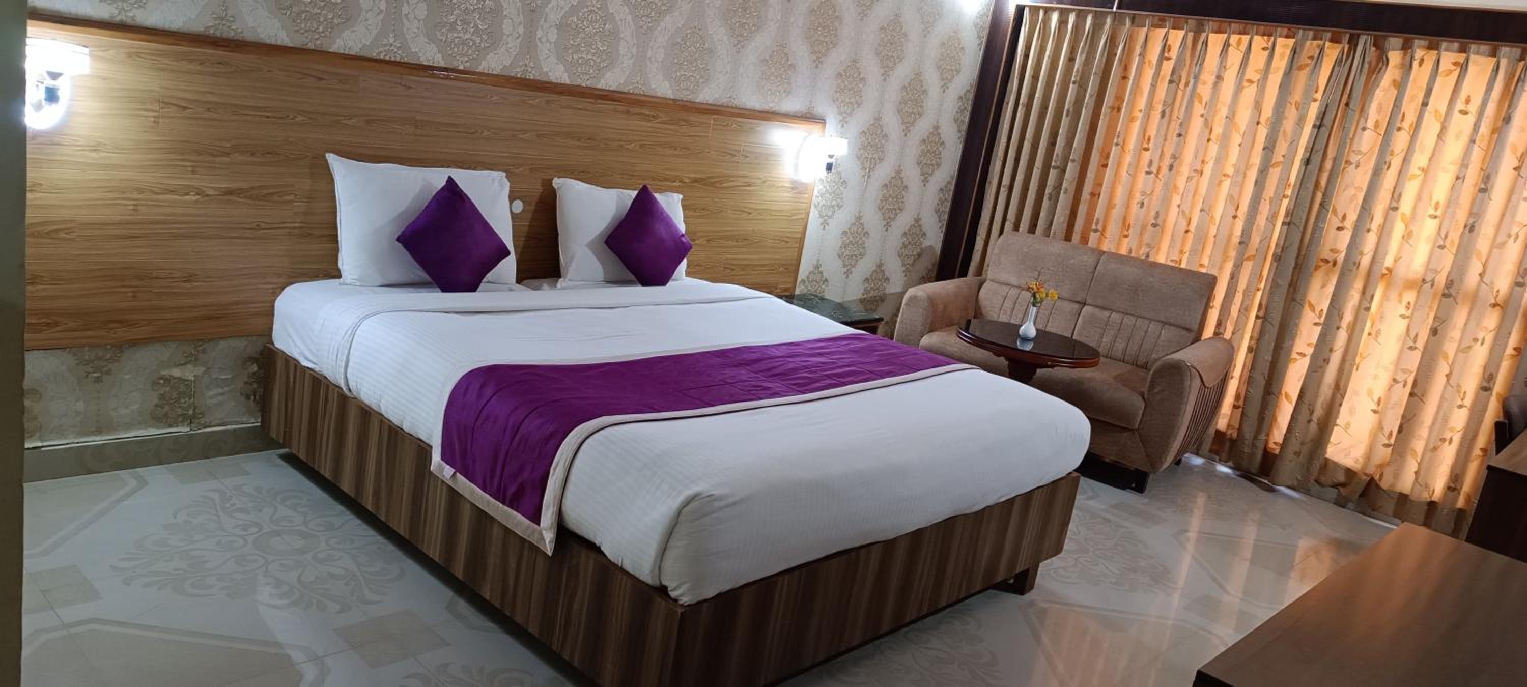 Howard Johnson Ooty India 7/25