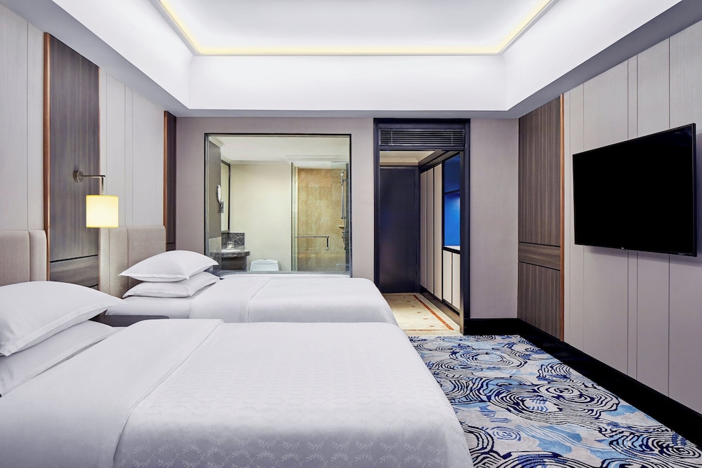 Club, 2 Double Beds