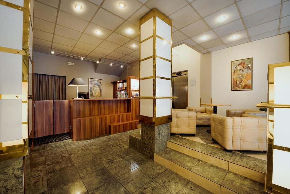 Central Hotel 3/47