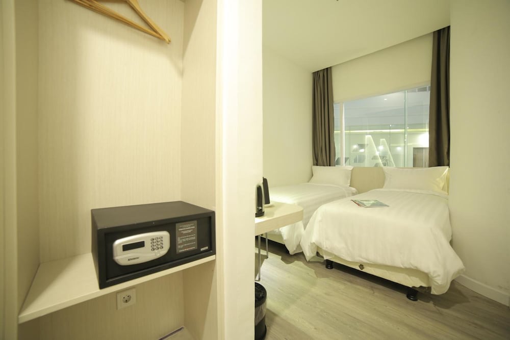 Ozone Hotel Pantai Indah Kapuk 22/25