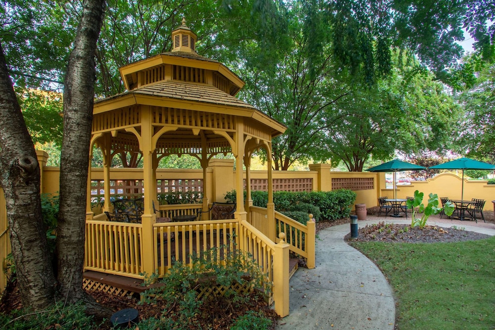 La Quinta Inn & Suites by Wyndham Charlotte Airport South in CHARLOTTE - NC