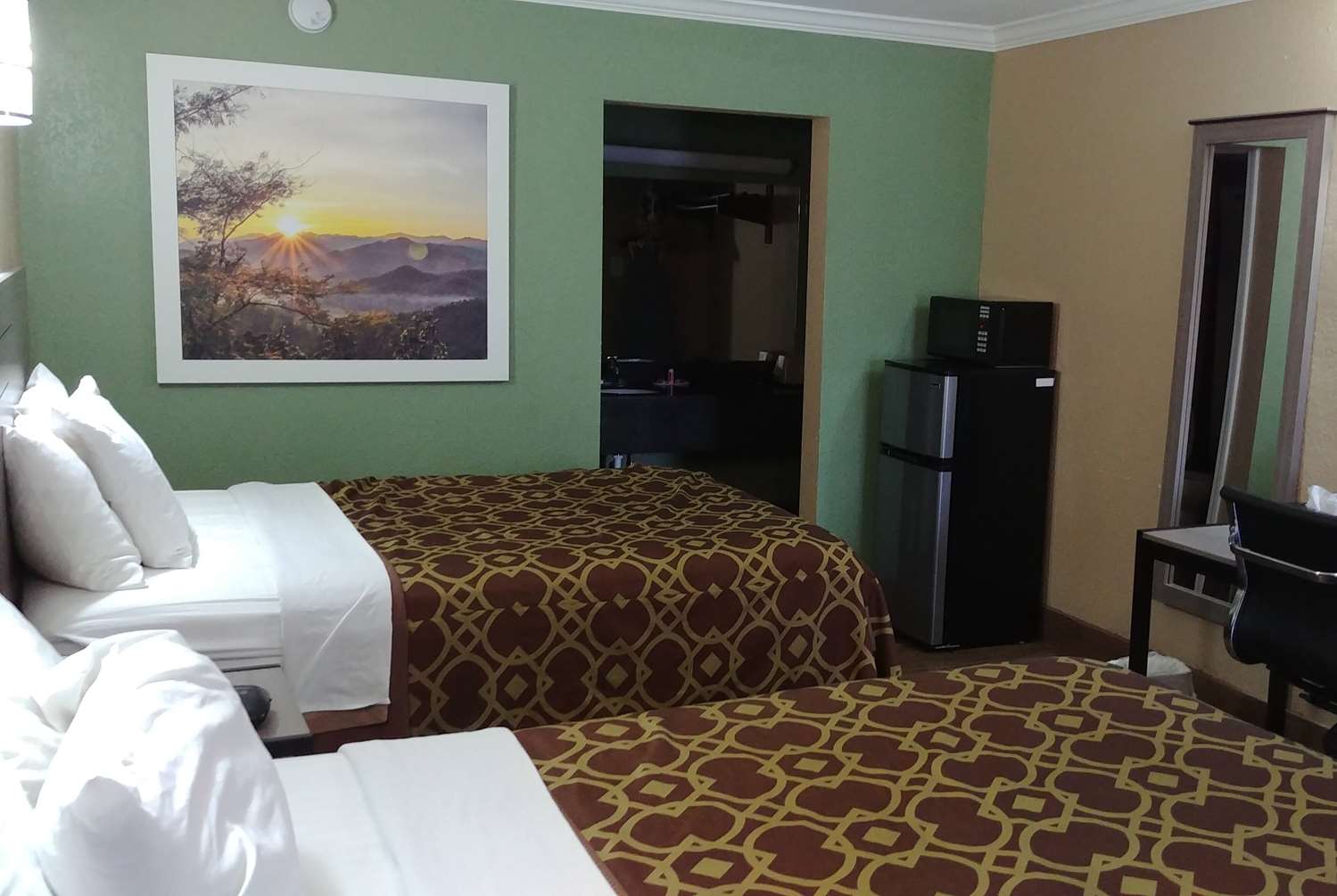 Days Inn by Wyndham Houston East 15/29