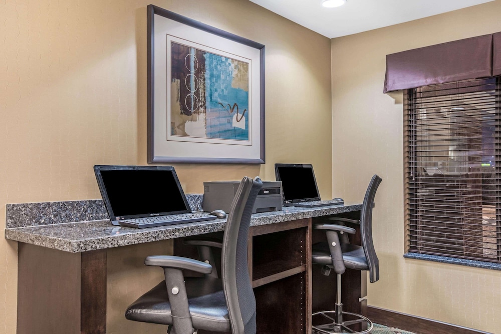 La Quinta Inn Suites By Wyndham Sioux Falls 43/55