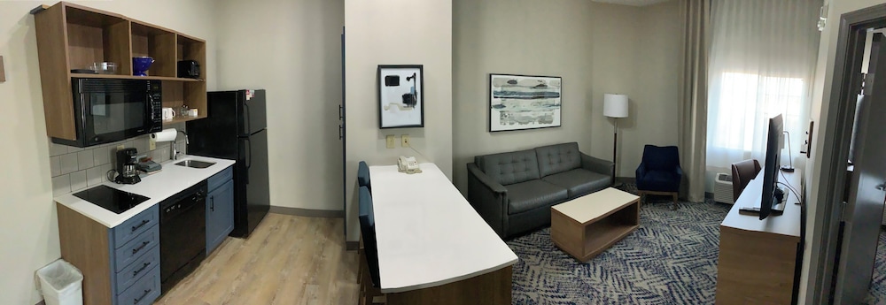 Candlewood Suites Oklahoma City-Moore 22/38