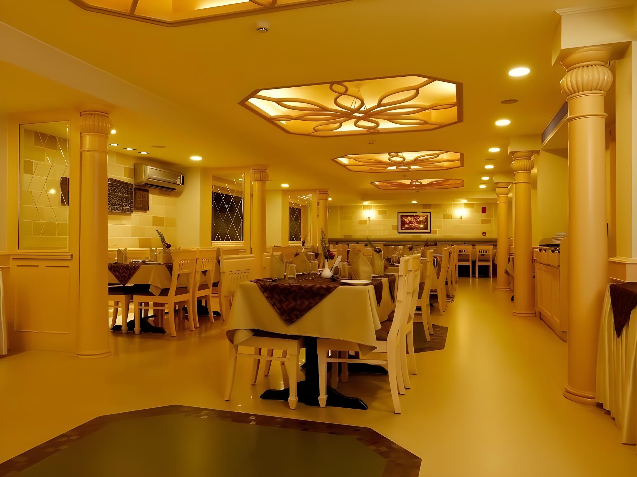 Oyo Premium Alleppey Iron Bridge 15/16