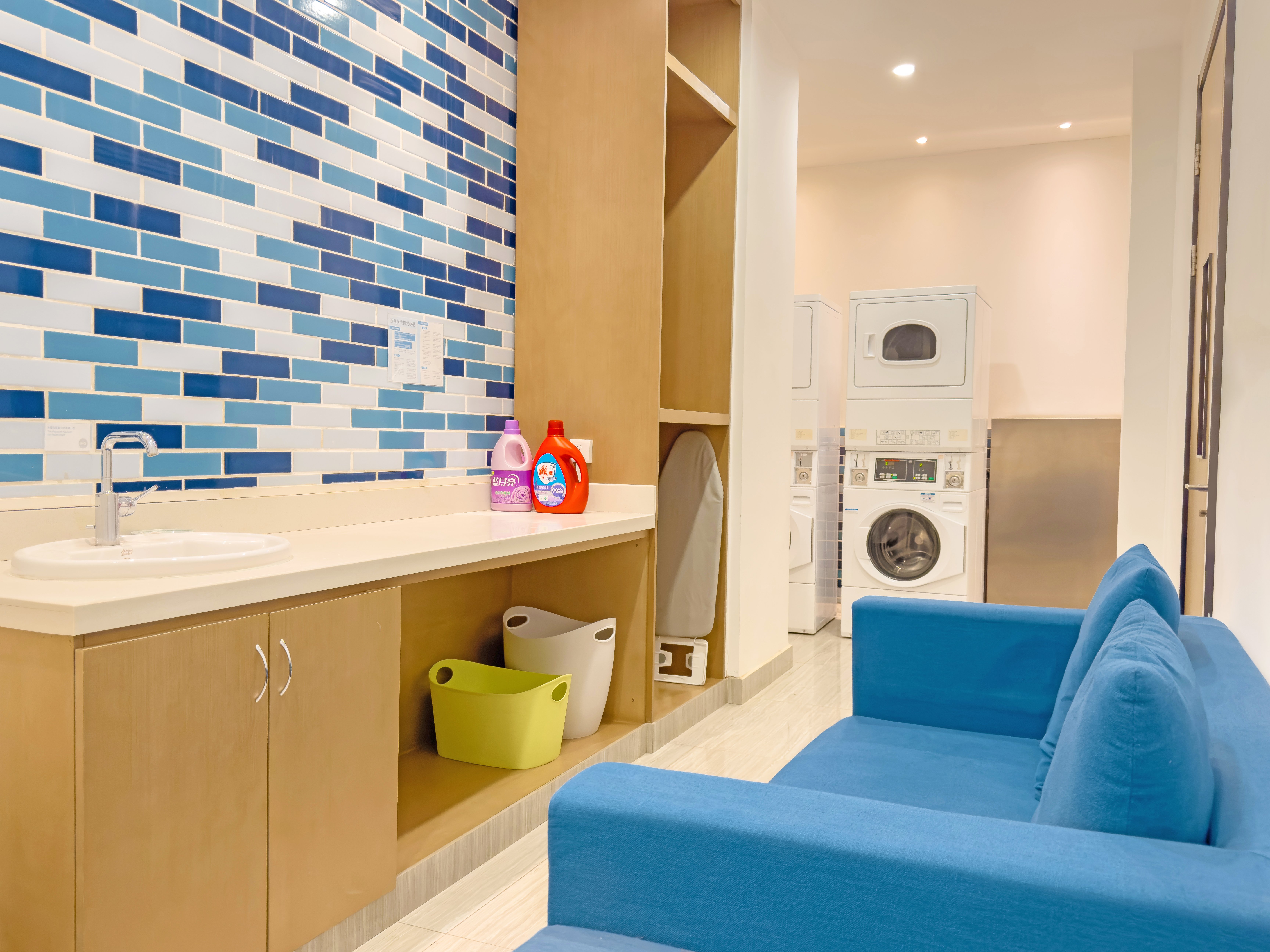 HOLIDAY INN EXPRESS ZHANGYE 27/32