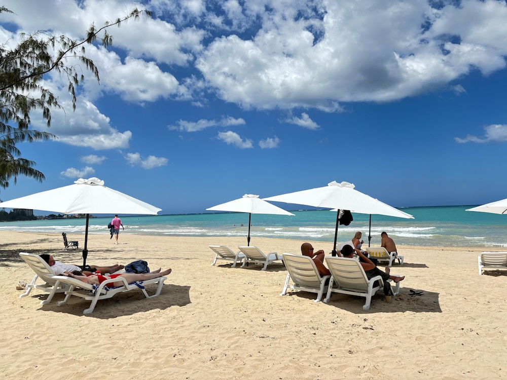 Bali Hotel Adults Only Isla Verde, a Trademark by Wyndham 59/62